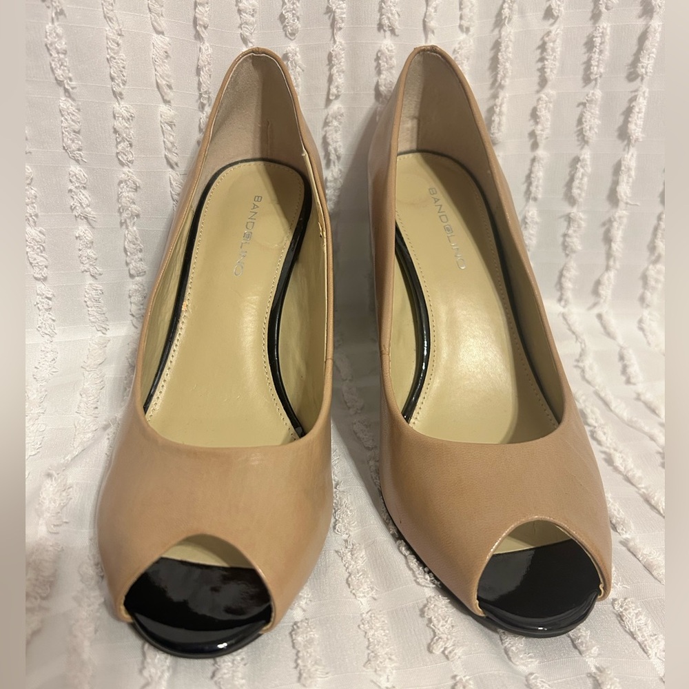 Bandolino Size‎ 6.5M Tan Leather Peep Toe Block Heel Pumps